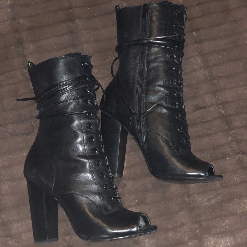 Steve Madden Tvenice Boot